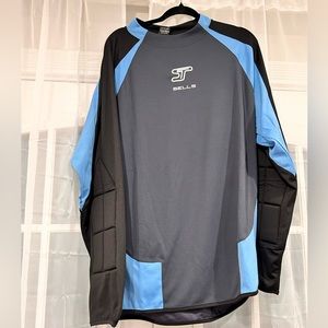 NWT Men’s XXL Goalkeeper Shirt.